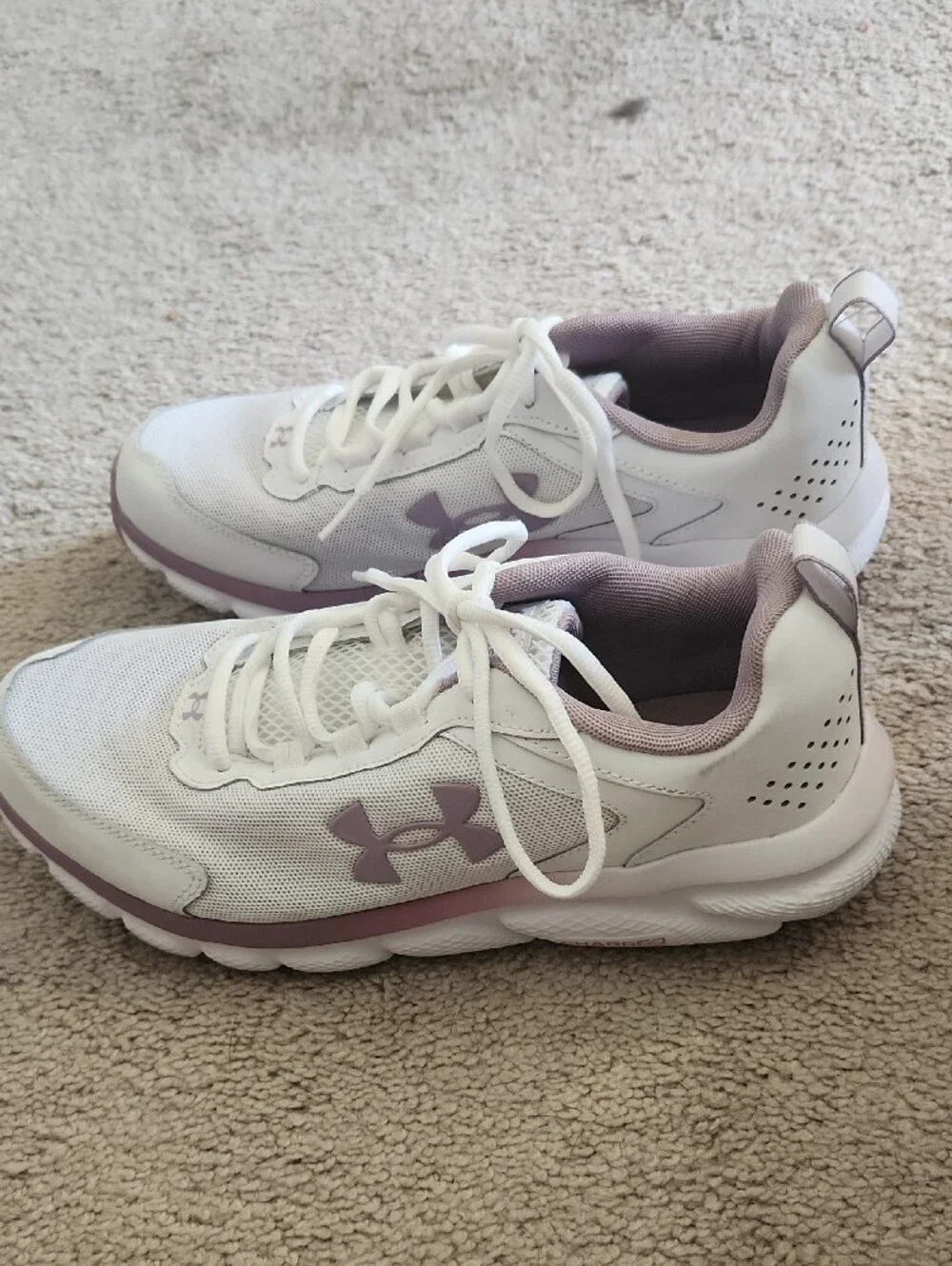 Under Armour Women's White and Light Purple Running Sneakers